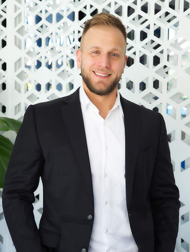 IAN TOMITCH - Sr. Project Manager